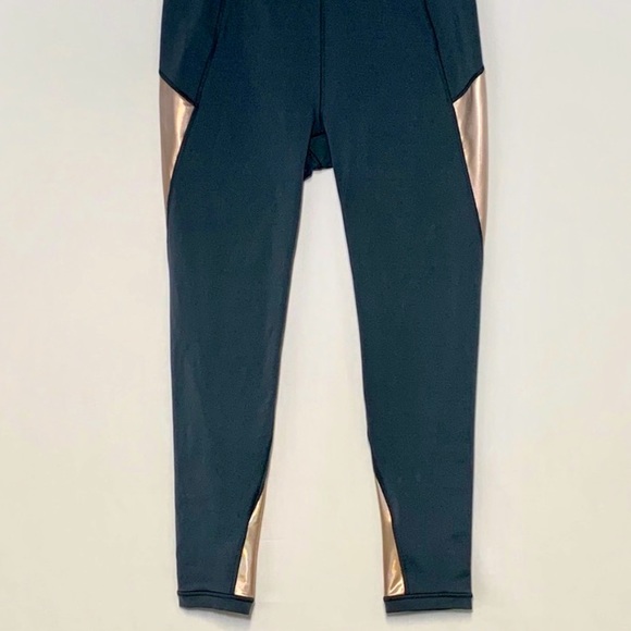 EUC🌟Calia By Carrie Underwood Limited Edition 7/8 Lumia Rose Gold Leggings - Picture 7 of 12